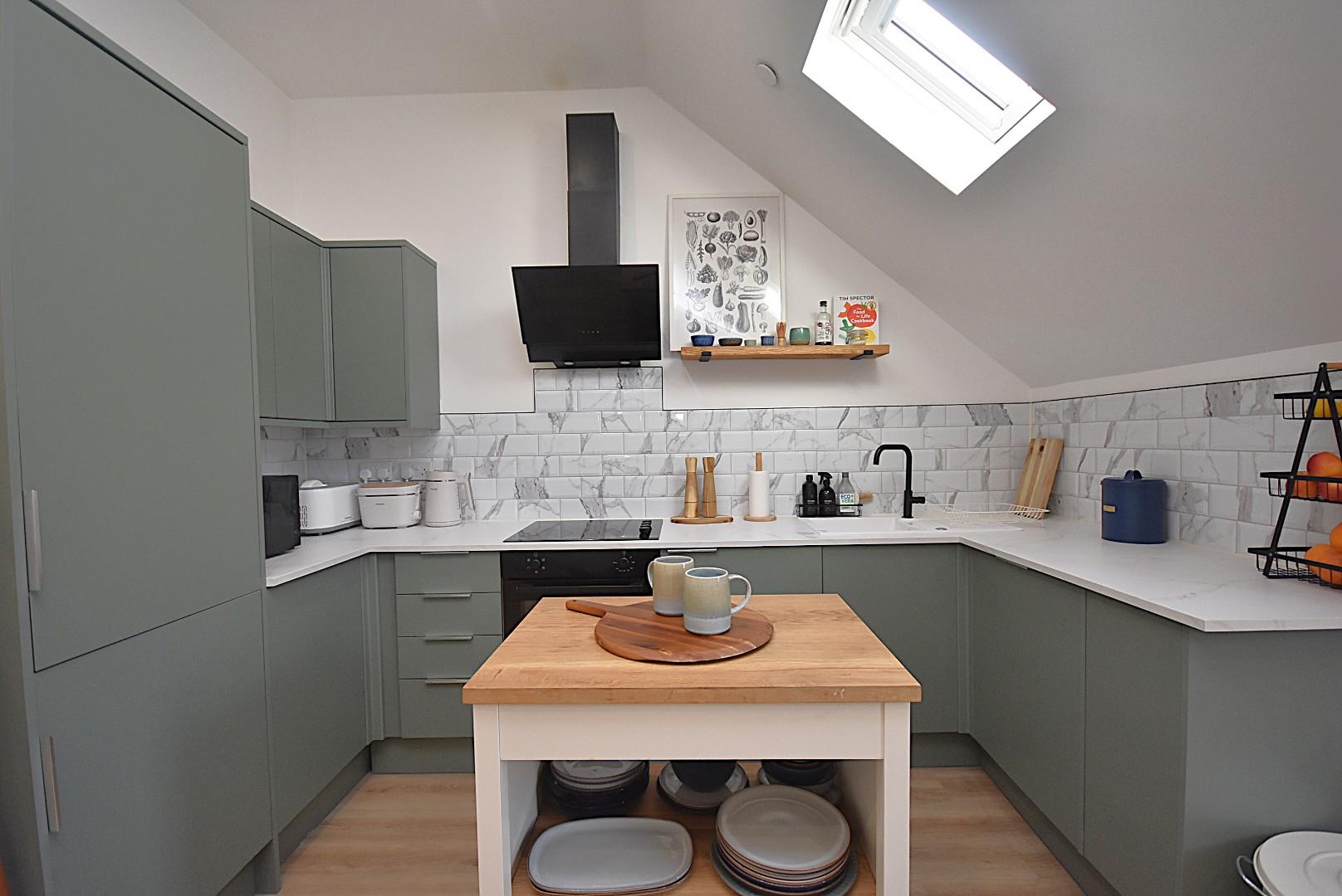 Flat 4, 76 Connaught Road, Cardiff, CF24 3PX